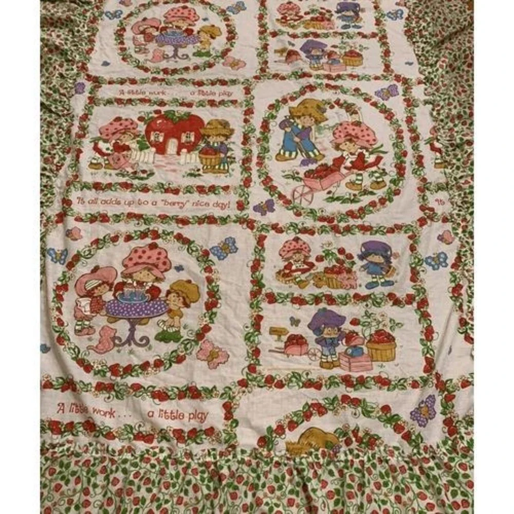Vintage JC Penney Strawberry Shortcake Twin Bedspread Ruffled Cottagecore‎
